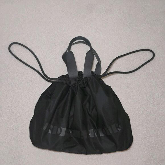 Under Armor Black Water Resistant Drawstring Adjustable Sporty Tote Bag - Picture 3 of 8